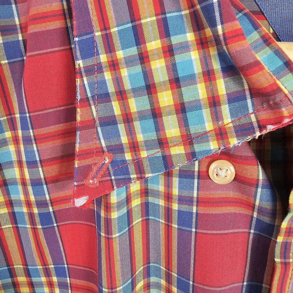 Tommy Hilfiger Men’s XL Plaid Button Down Shirt Classic Flag Logo Red Blue - Picture 5 of 6